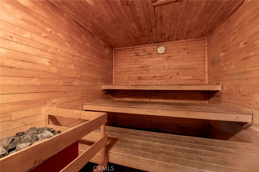 200 S Catalina Avenue Unit: 202