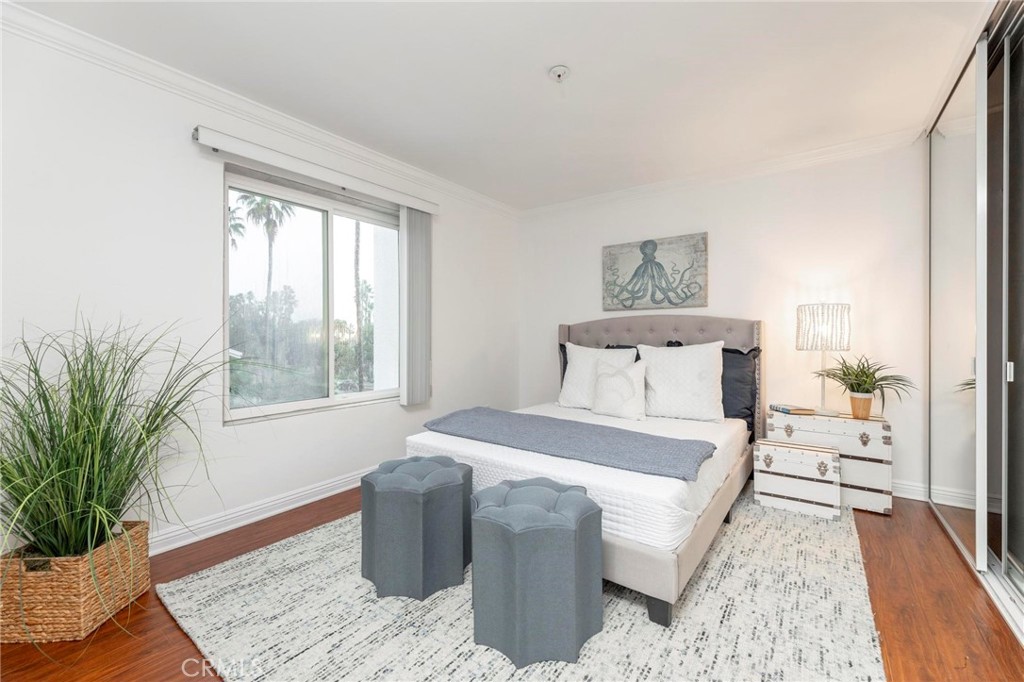 200 S Catalina Avenue Unit: 202