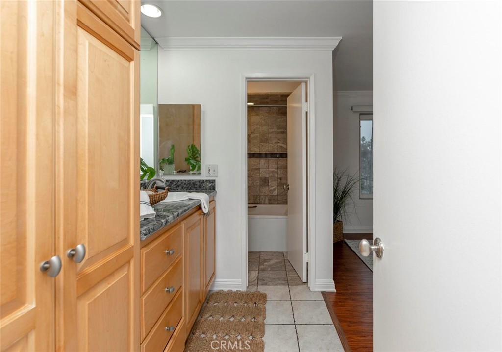 200 S Catalina Avenue Unit: 202