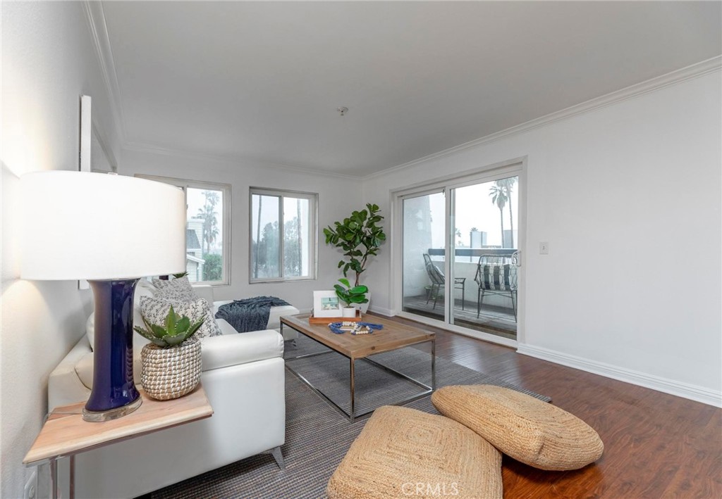 200 S Catalina Avenue Unit: 202