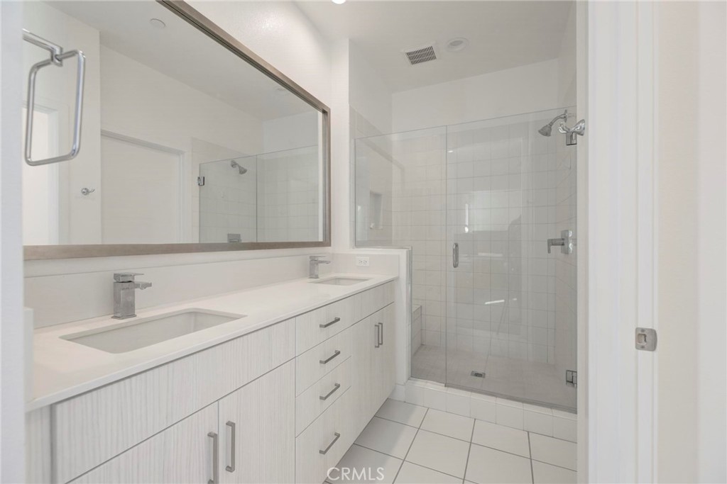 1008 Eucalipto Place