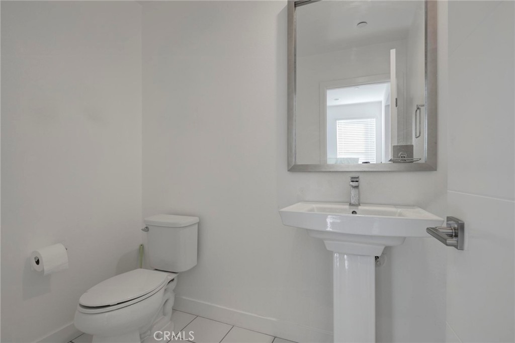 1008 Eucalipto Place