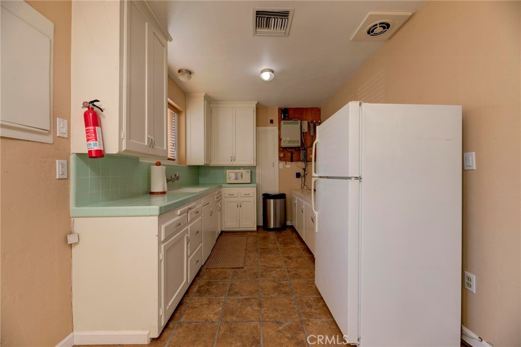 25200 Narbonne Avenue