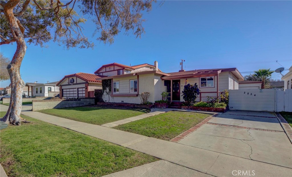 2854 El Dorado Street