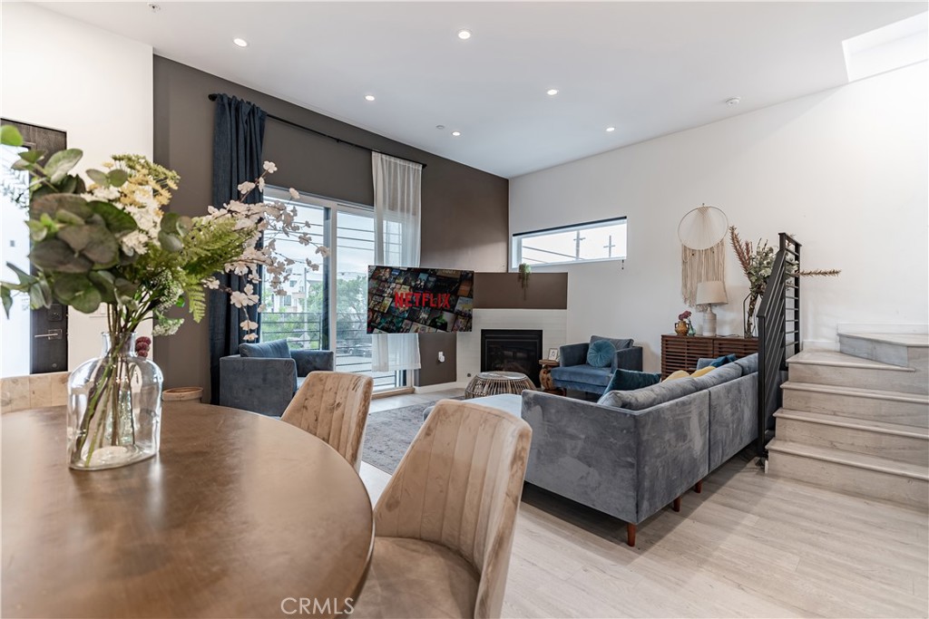 1002 N Hudson Avenue 1