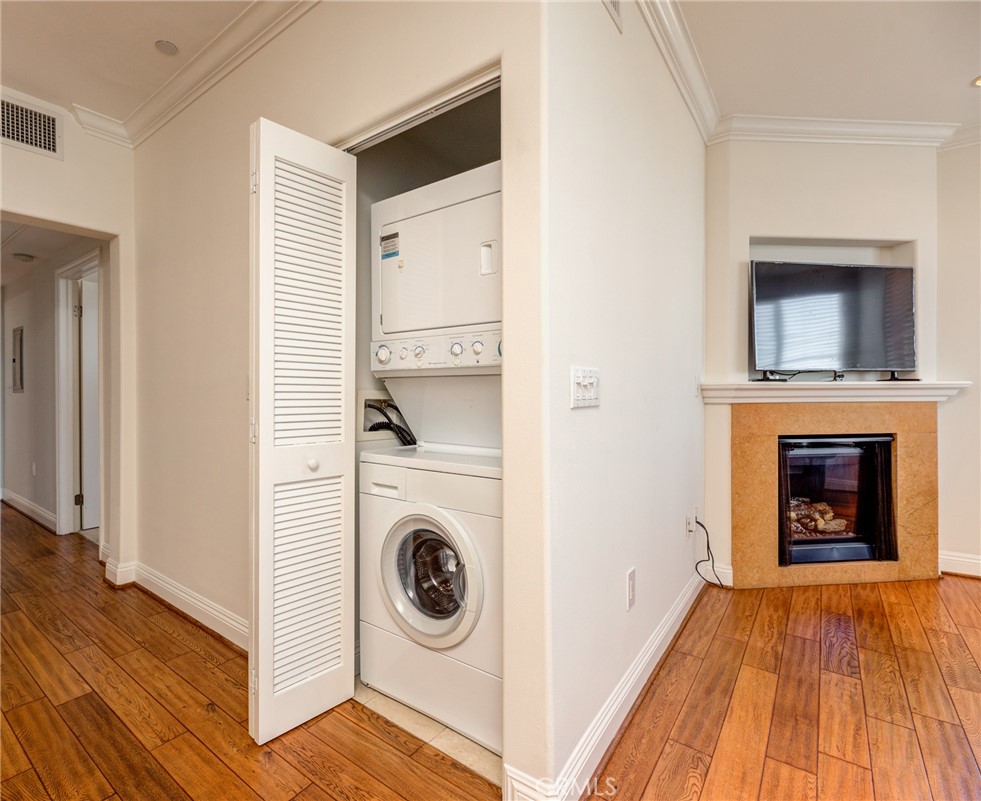 815 S Grand Avenue 10