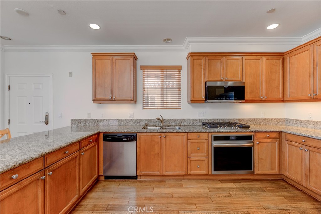 815 S Grand Avenue 10