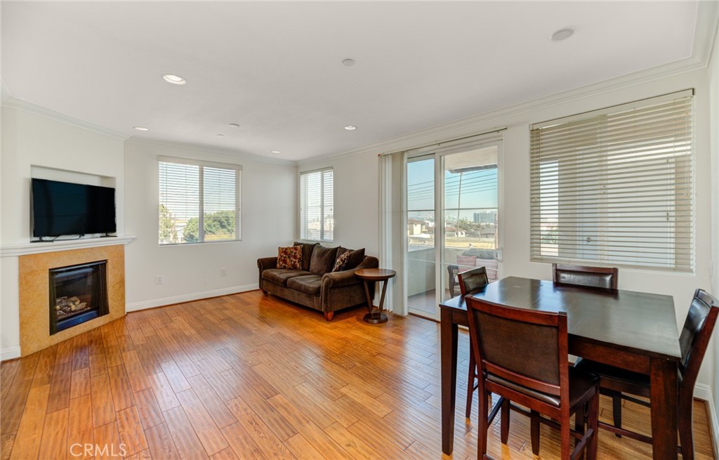 815 S Grand Avenue 10