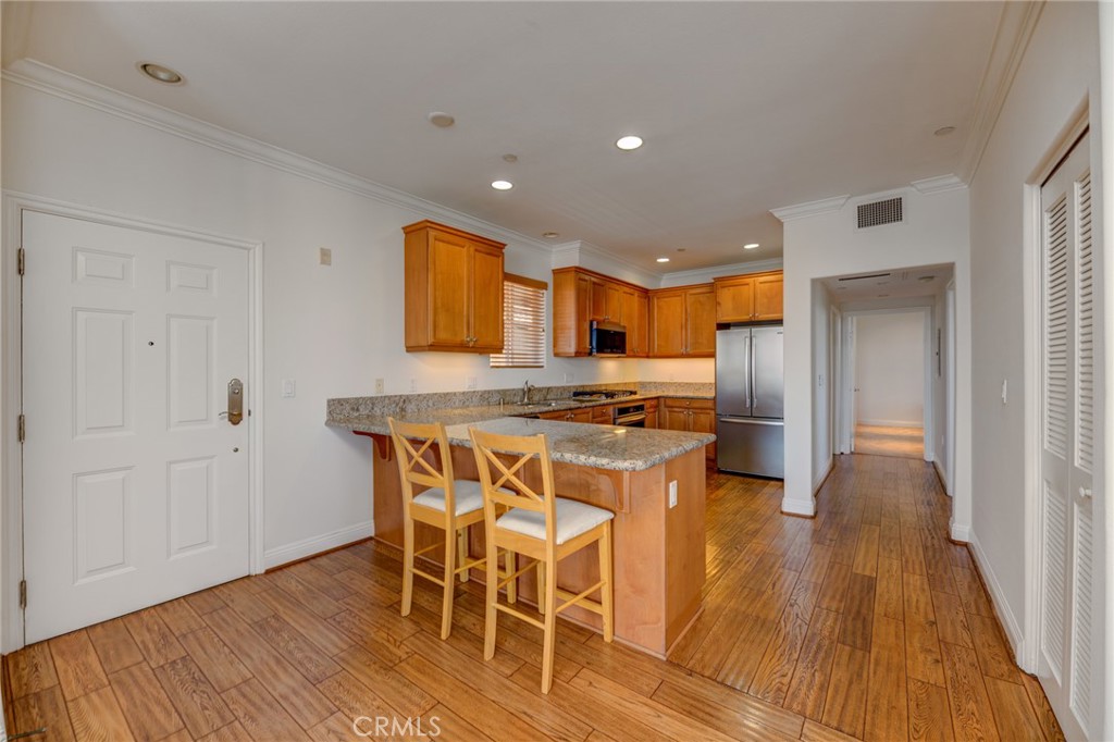 815 S Grand Avenue 10