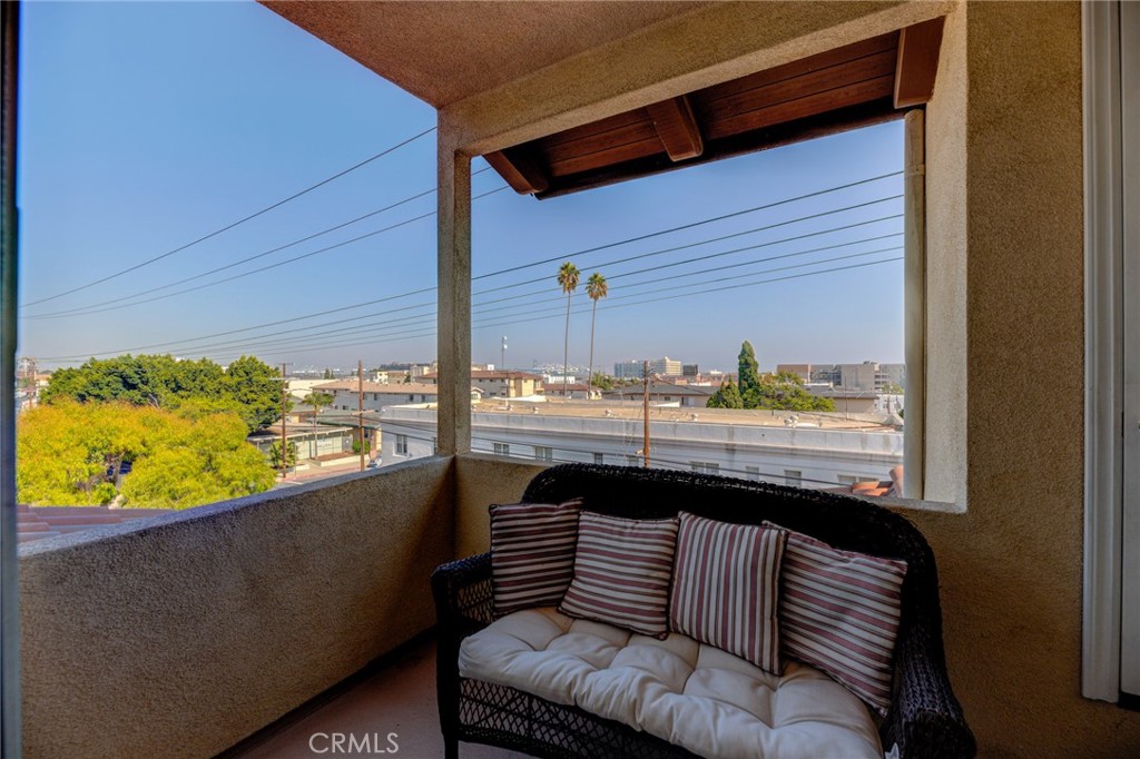 815 S Grand Avenue 10