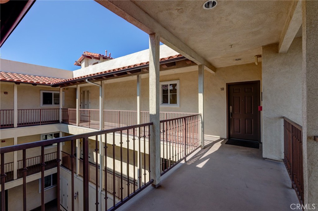 815 S Grand Avenue 10