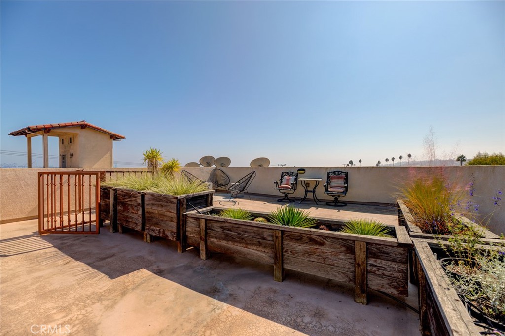 815 S Grand Avenue 10