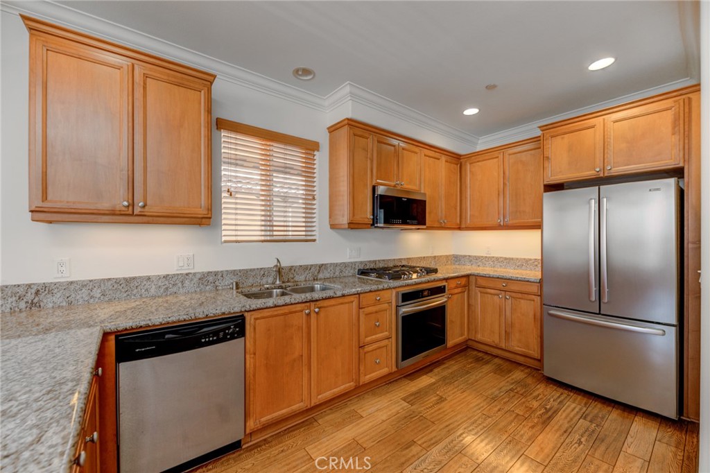 815 S Grand Avenue 10