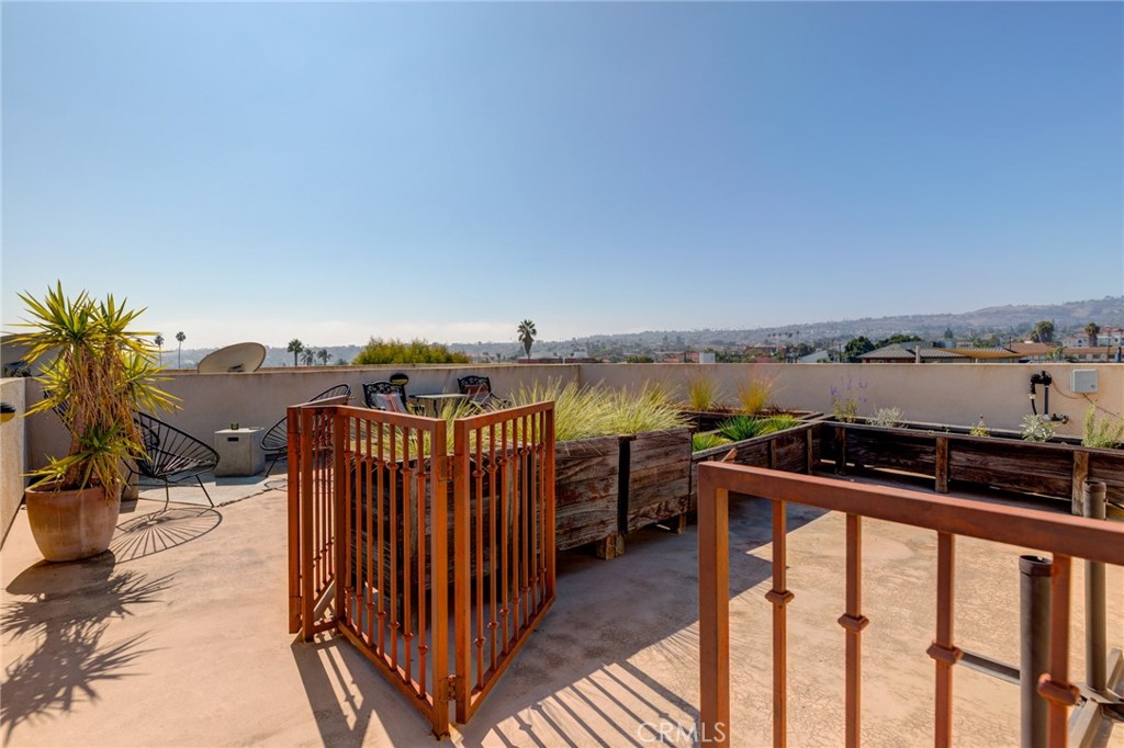 815 S Grand Avenue 10