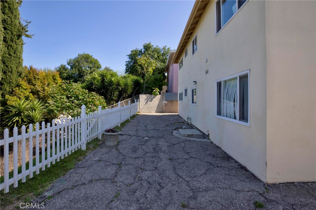 1206 N Park Western Drive