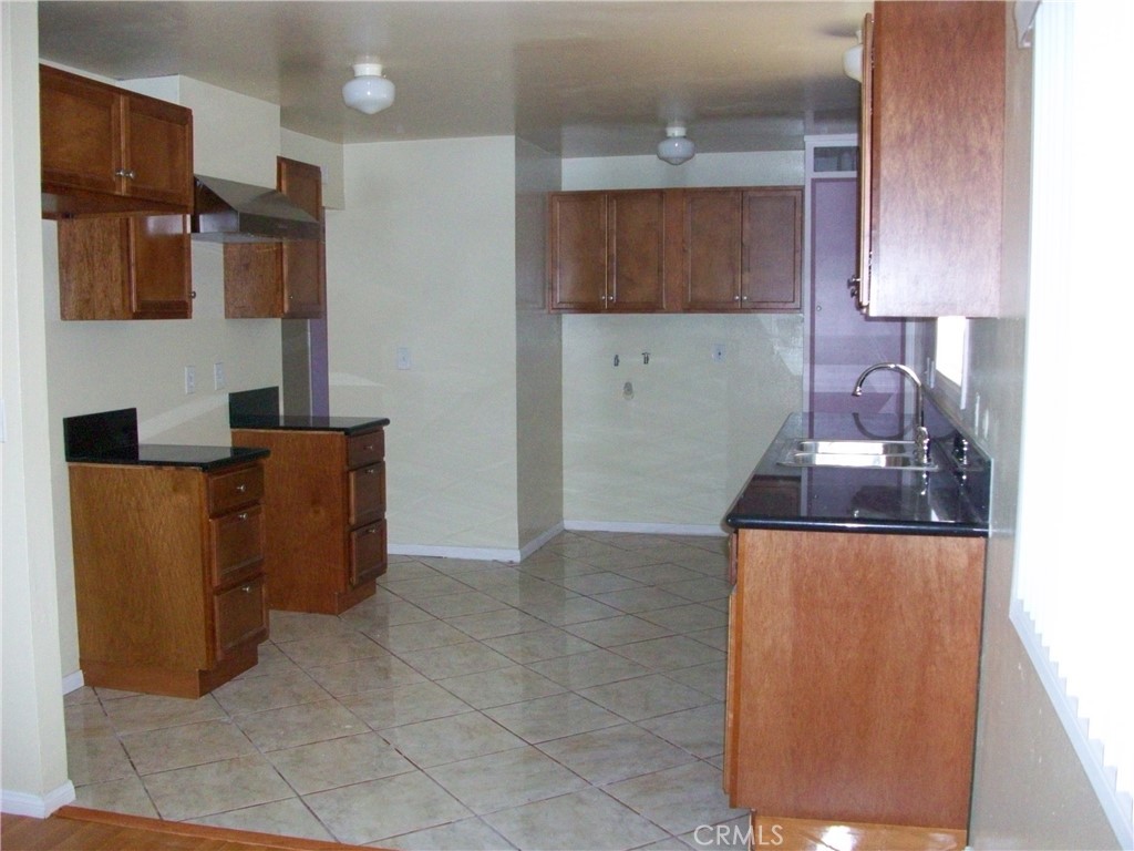 1206 N Park Western Drive