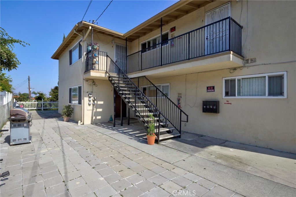 1206 N Park Western Drive