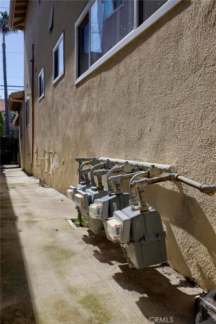 1206 N Park Western Drive