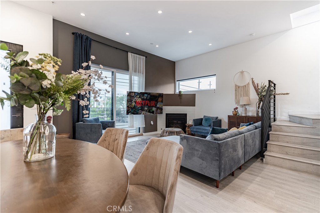 1002 N Hudson Avenue 1