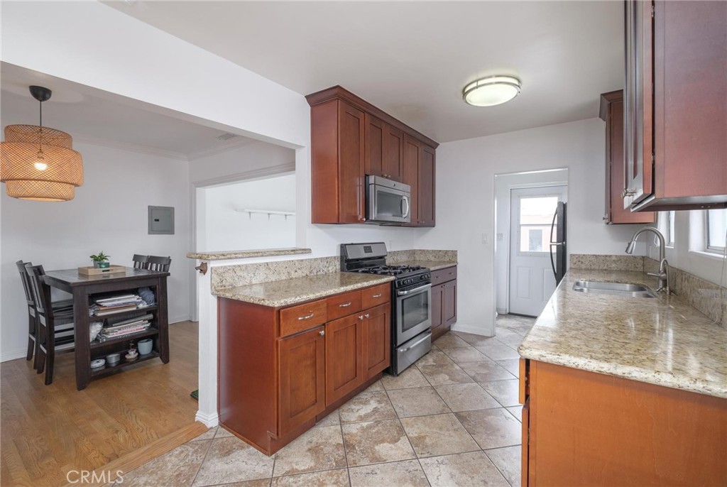 1974 Chariton Street