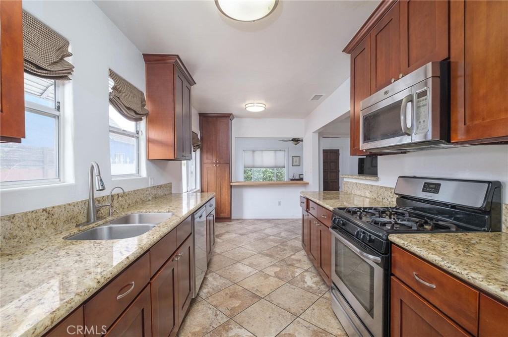 1974 Chariton Street