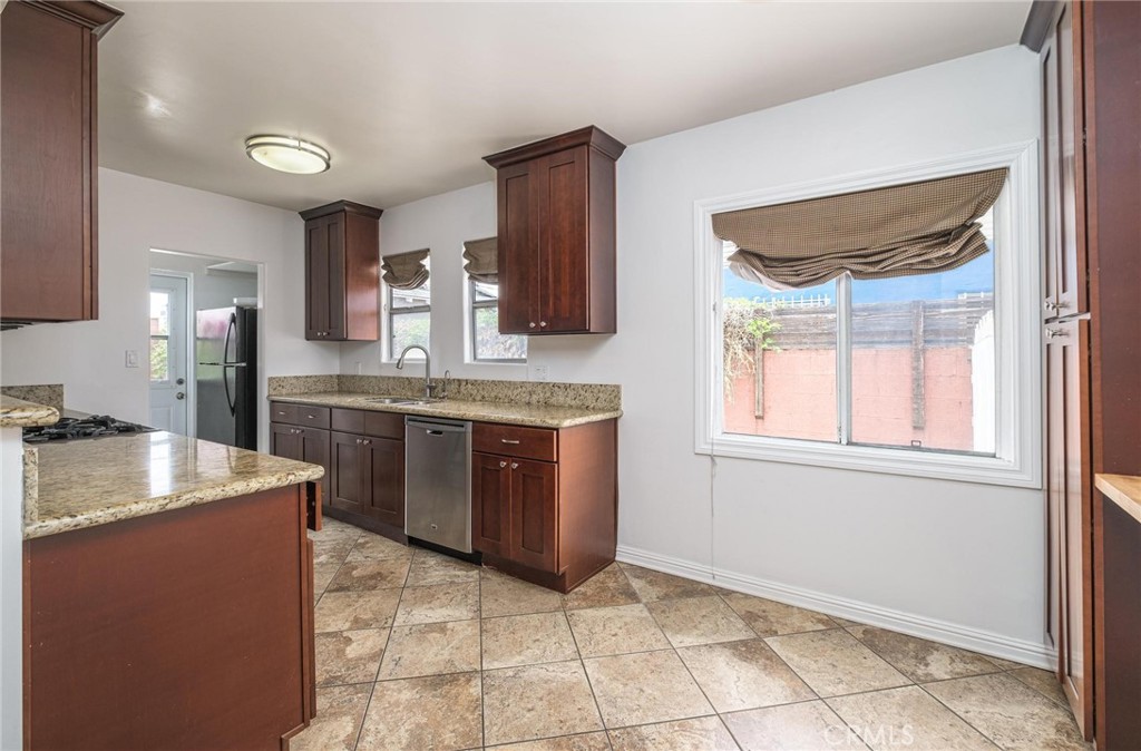 1974 Chariton Street