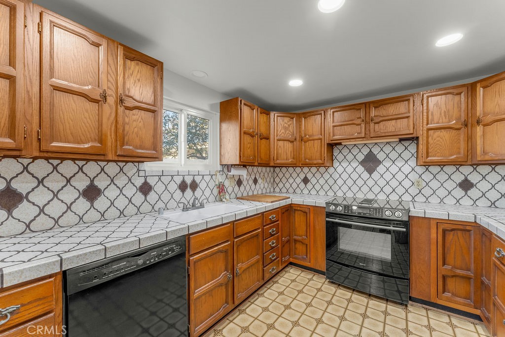 2915 W Carson Street