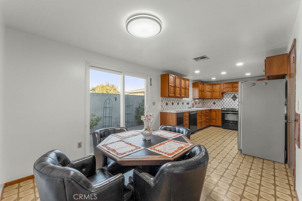 2915 W Carson Street