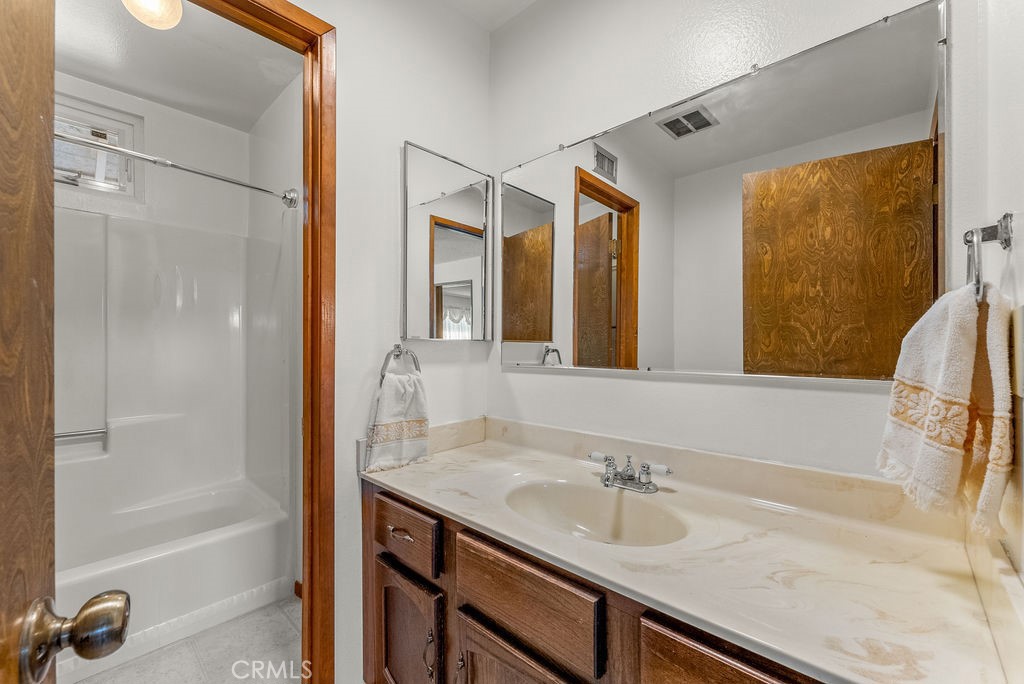 2915 W Carson Street