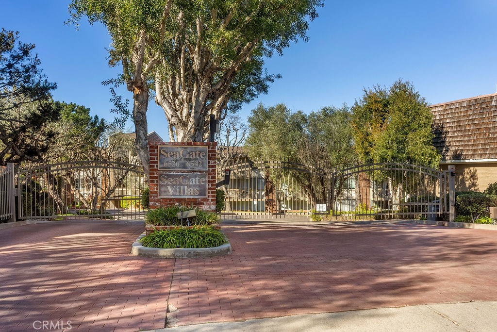 6542 Ocean Crest Drive C212