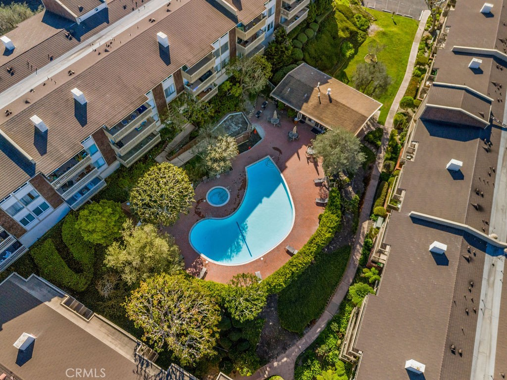 6542 Ocean Crest Drive C212