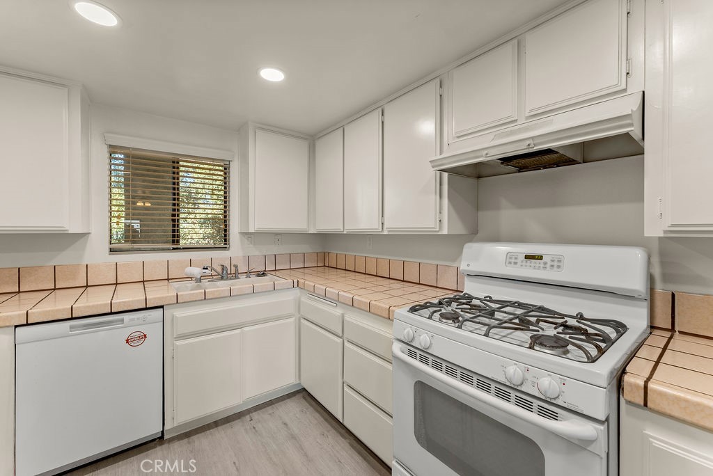 1460 E Willow Street 302