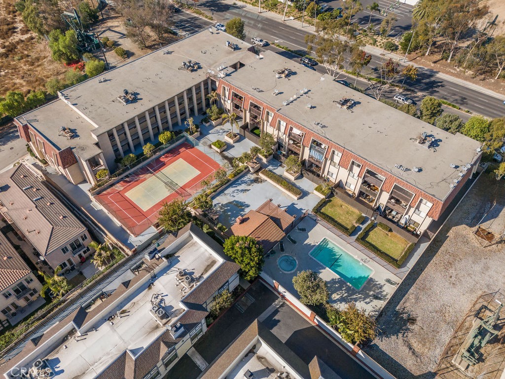 1460 E Willow Street 302