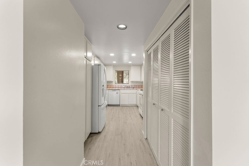 1460 E Willow Street 302