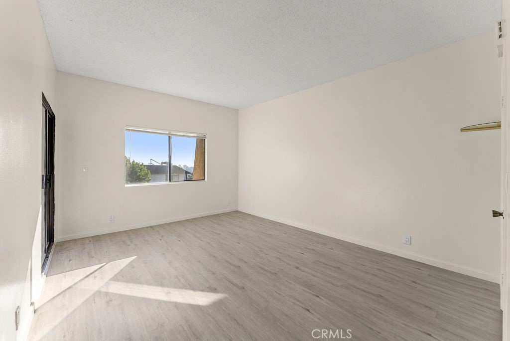 1460 E Willow Street 302