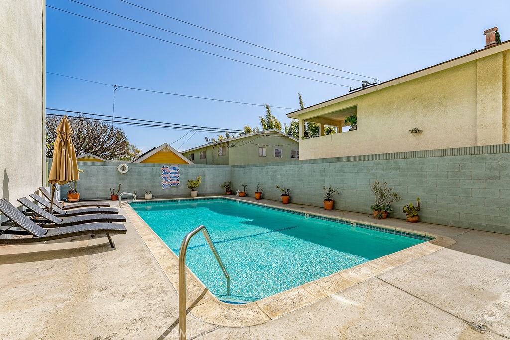 334 Gladys Avenue 103