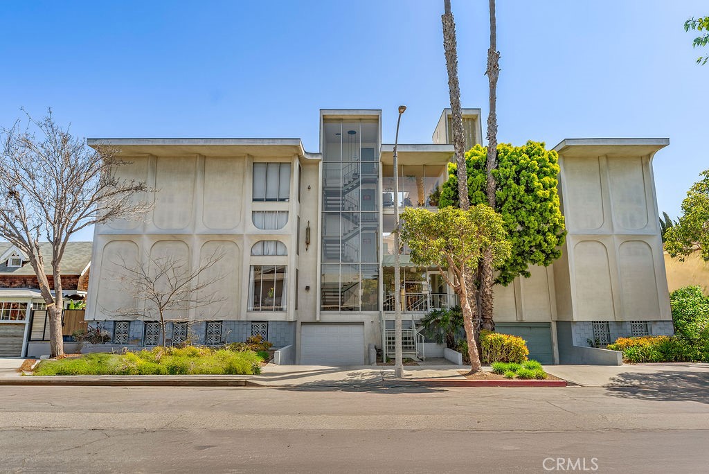 334 Gladys Avenue 103