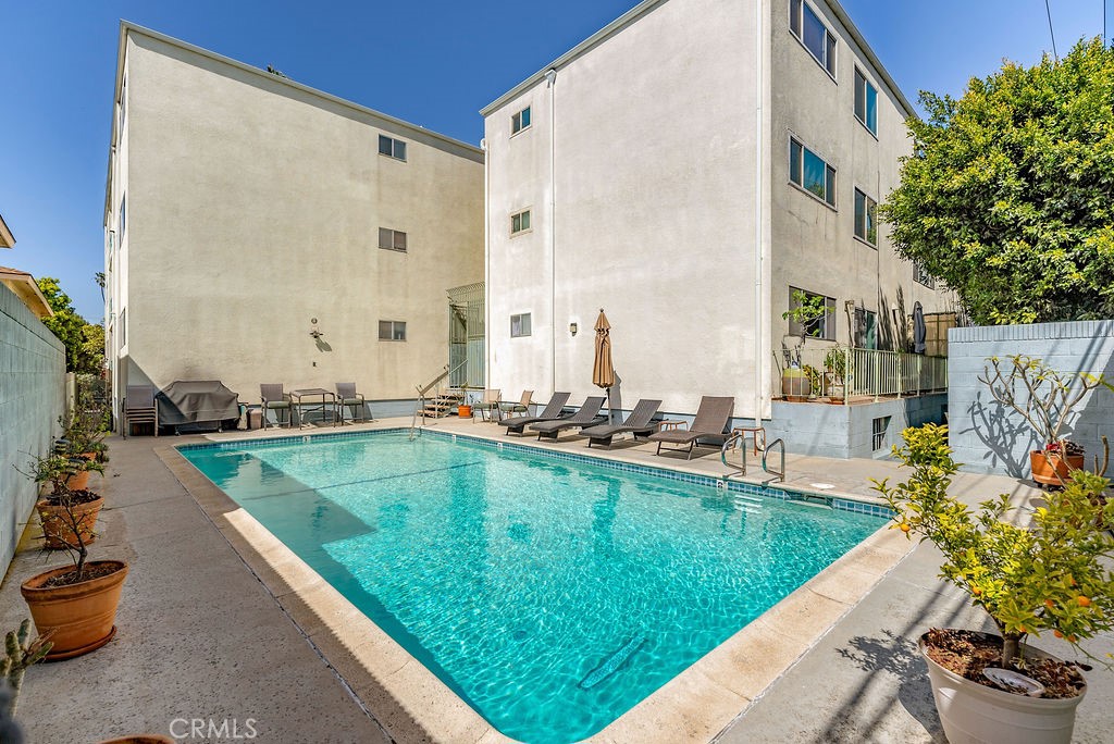 334 Gladys Avenue 103