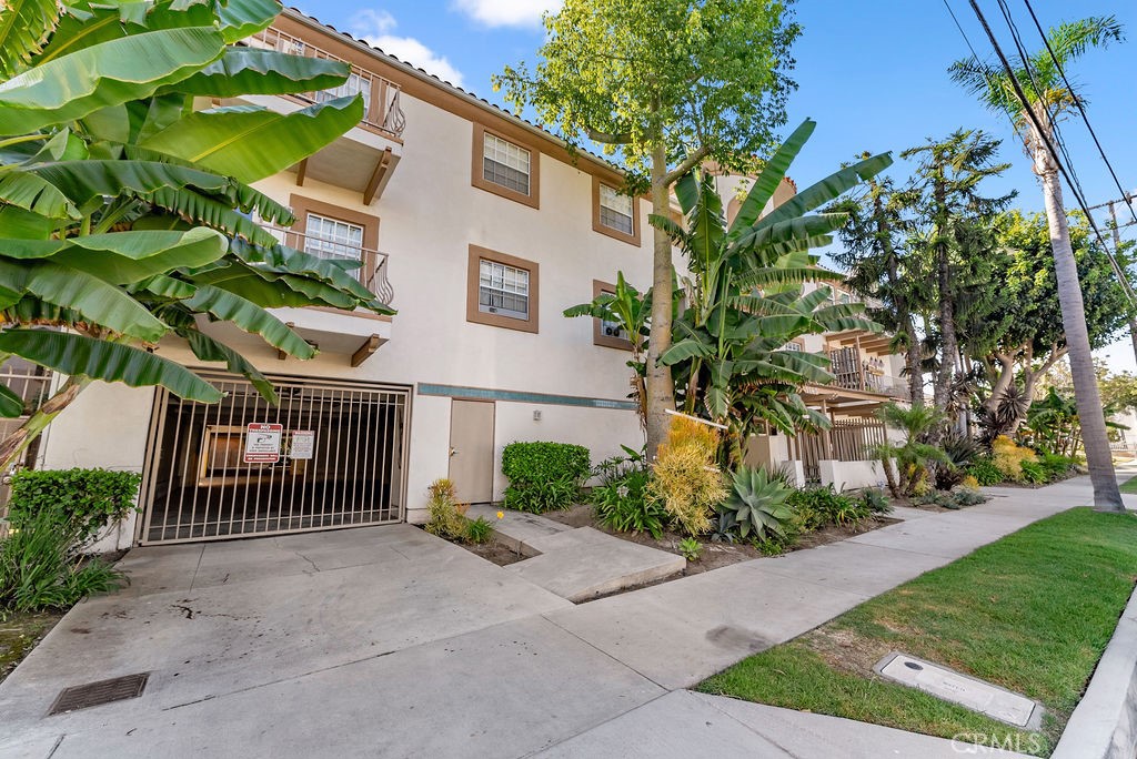 1145 Roswell Avenue 8A