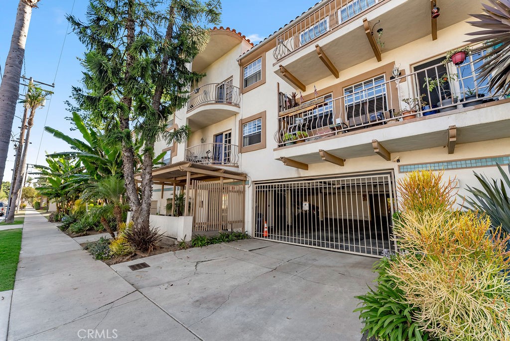 1145 Roswell Avenue 8A