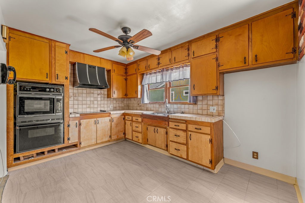 1611 Bay View Avenue