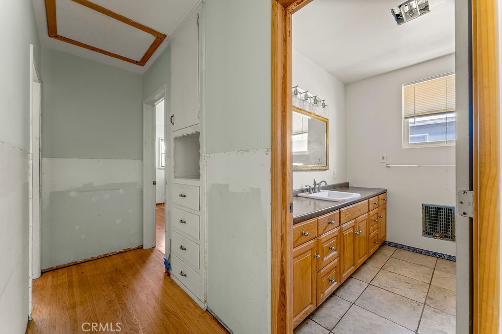 1611 Bay View Avenue