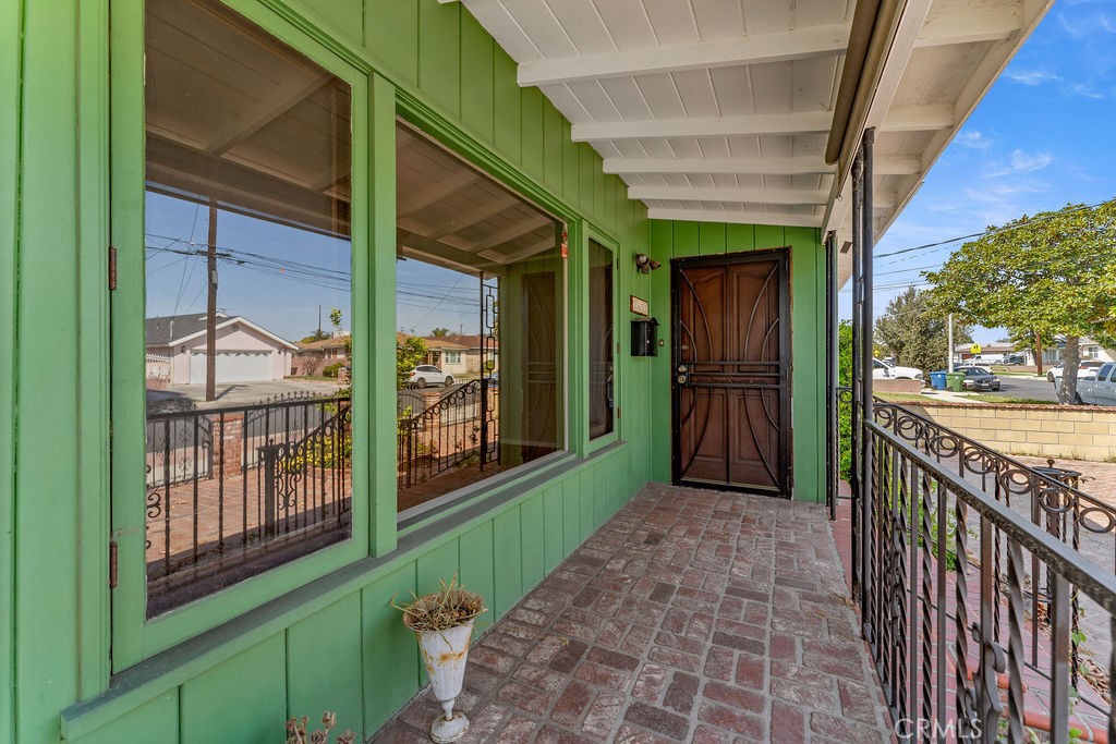 1611 Bay View Avenue