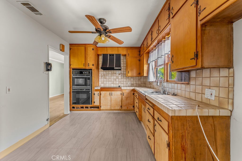 1611 Bay View Avenue