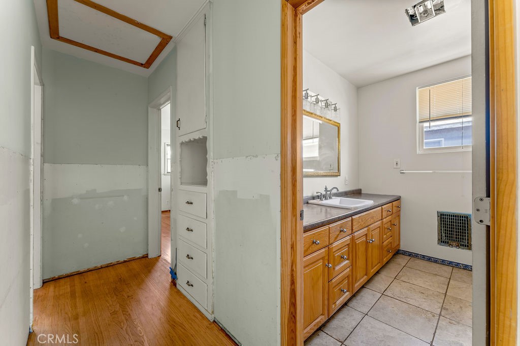 1611 Bay View Avenue