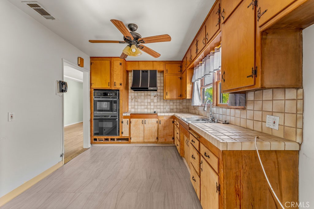 1611 Bay View Avenue