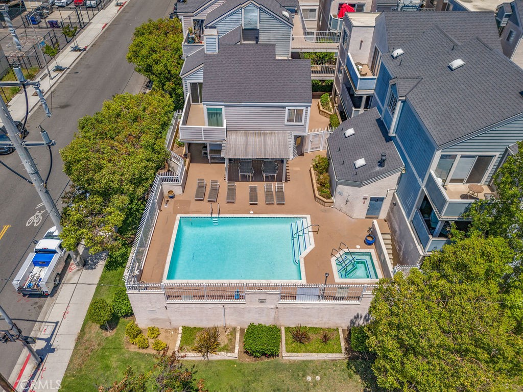 628 Daisy Avenue 420