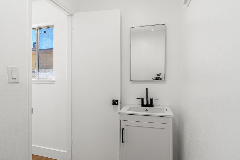 10527 S Wilton Place