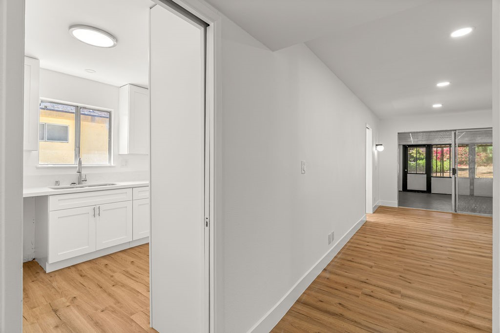 10527 S Wilton Place