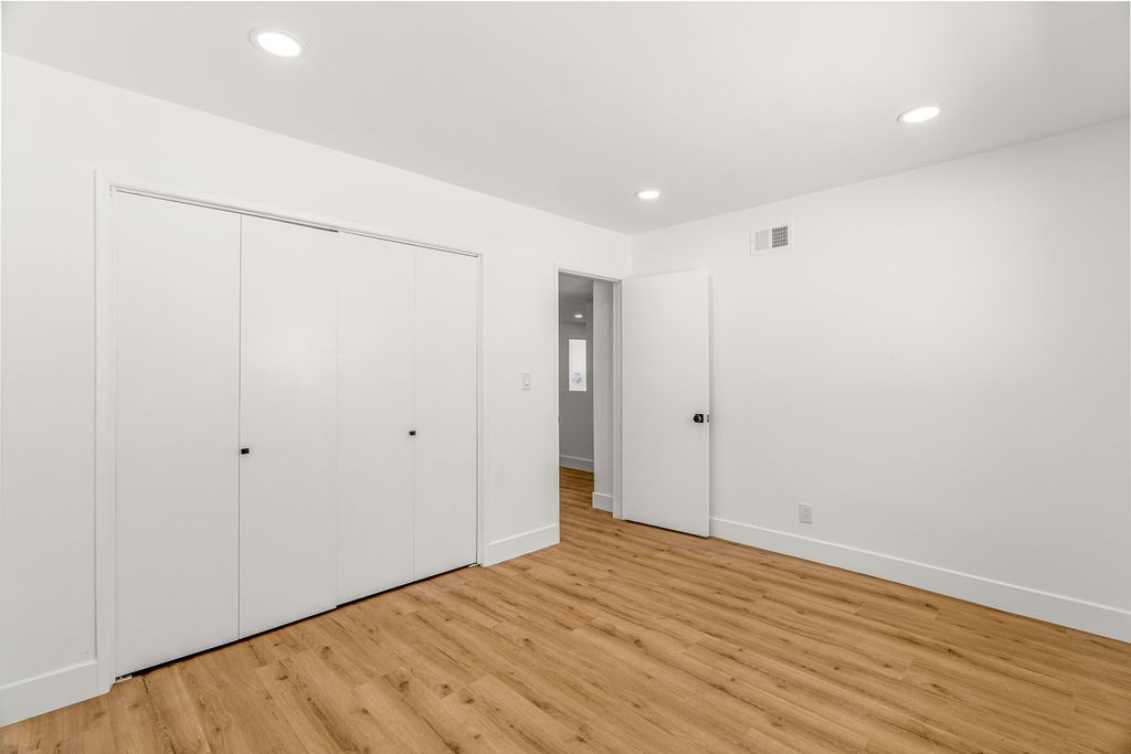 10527 S Wilton Place